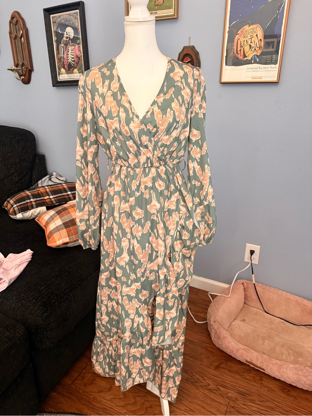SHEIN Sage Green Maxi Dress with Blush Floral Print